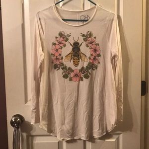 Chaser cream w/bee & flowers long sleeve L top New